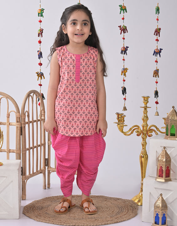 Pink printed katha Kurti with pink katha dhoti