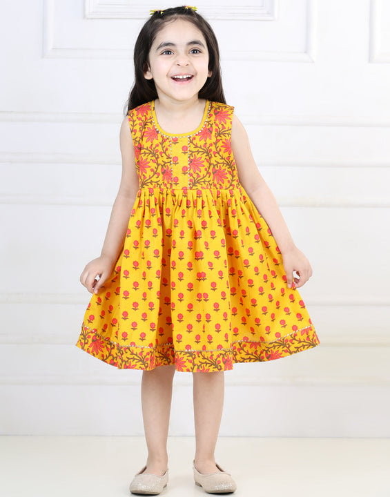 Yellow cotton sleeveless Dress