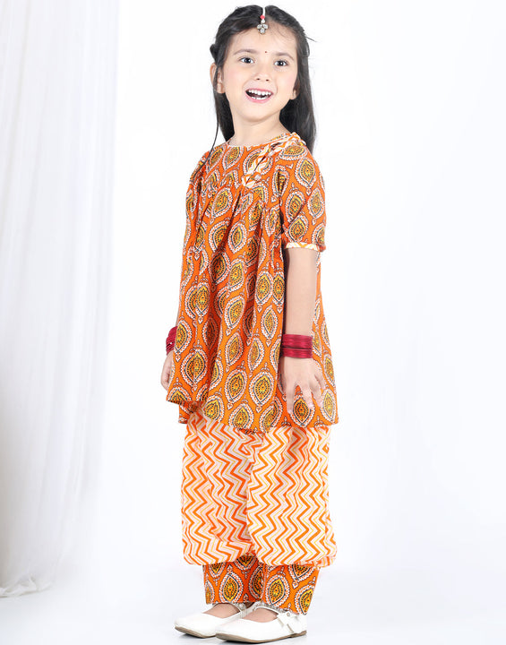 Half Sleeves Printed Ethnic Kurta With Salwar