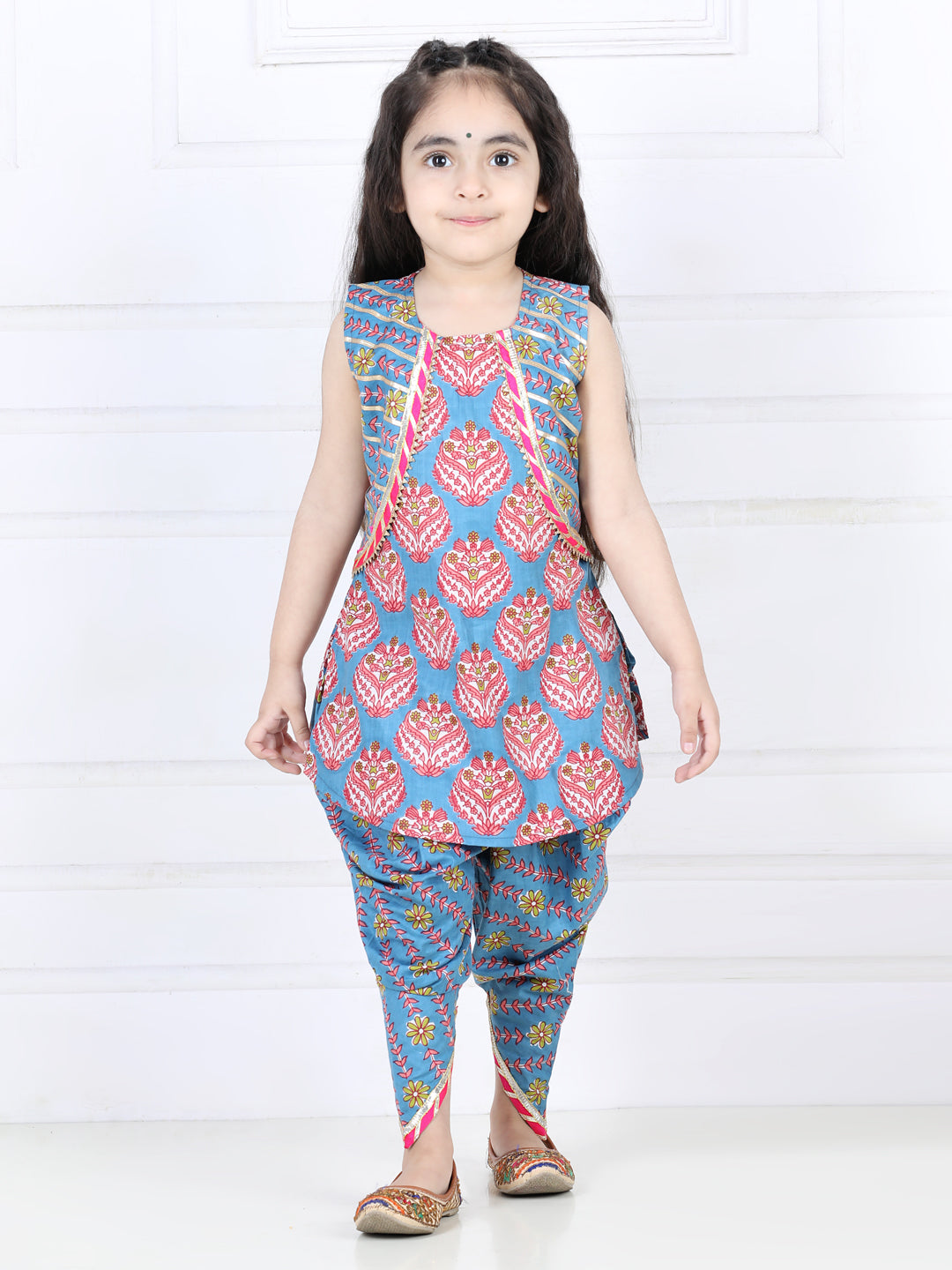 Sleeveless Ethnic Motif Printed Lace Detailed Kurta & Dhoti