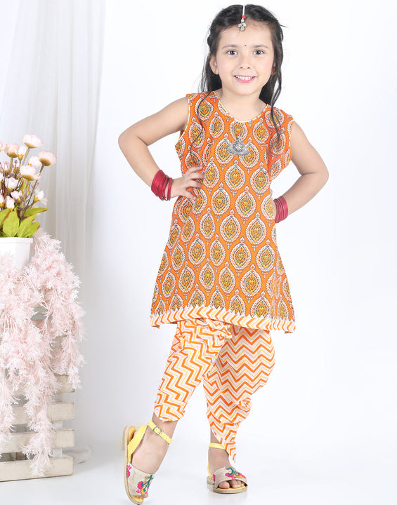 Sleeveless Motif Printed Kurti With Zig Zag Stripes Printed Dhoti